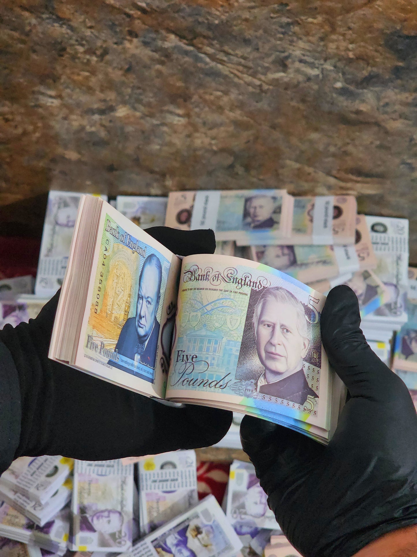 5£ pound prop stack (105 notes).