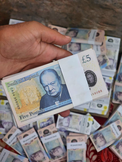 5£ pound prop stack (105 notes).
