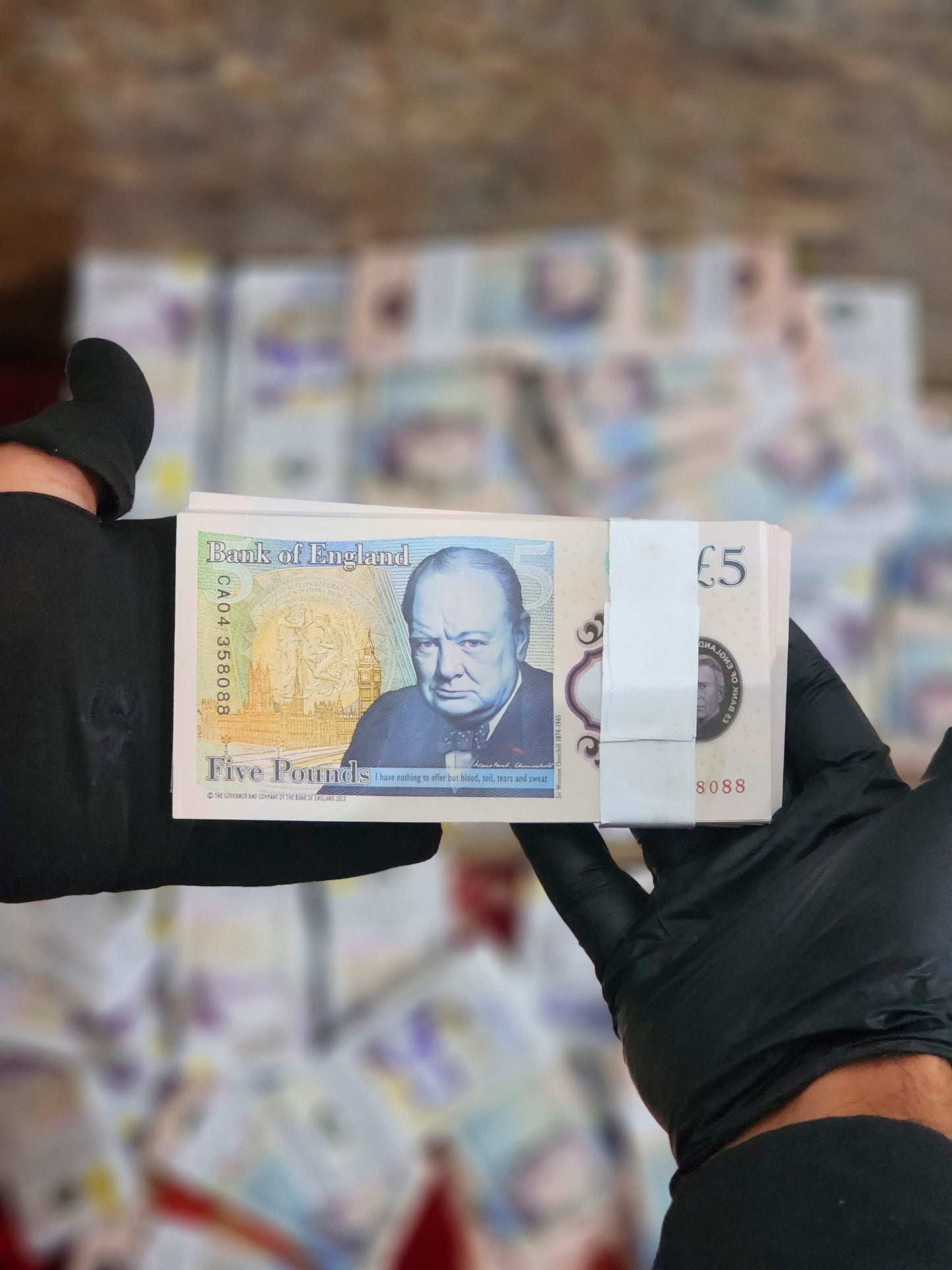5£ pound prop stack (105 notes).